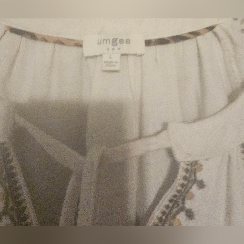 UMGEE Embroidered Cream Women's Top Size Large - Picture 3 of 6
